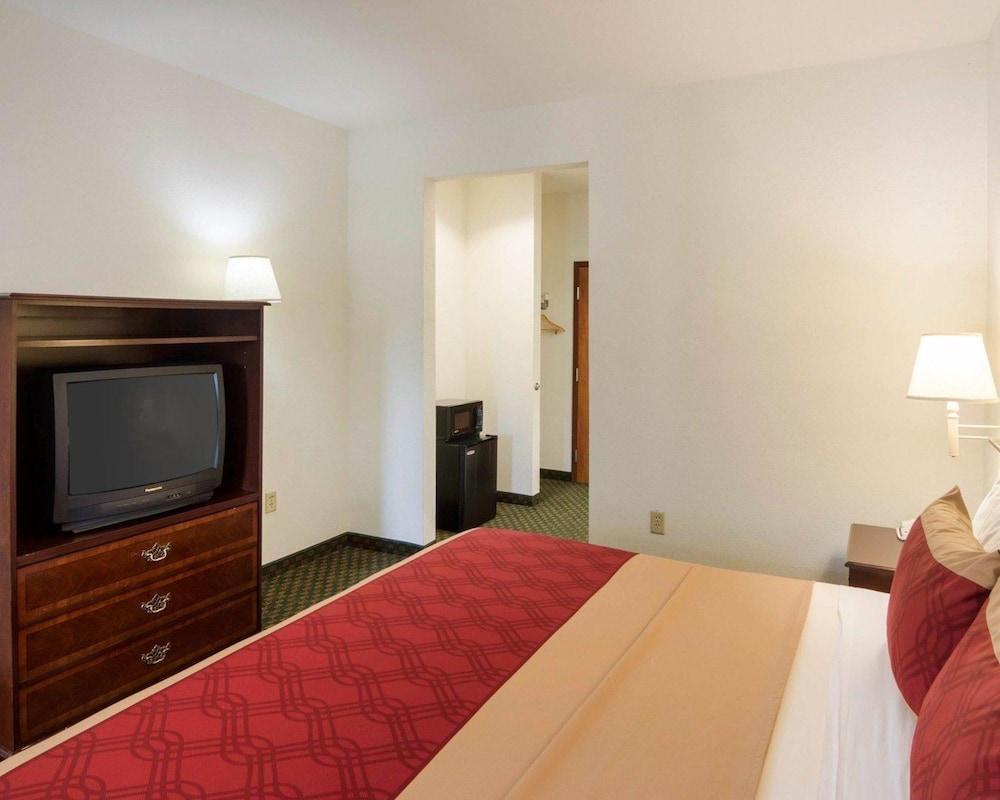 Econo Lodge Уэтерфорд Экстерьер фото