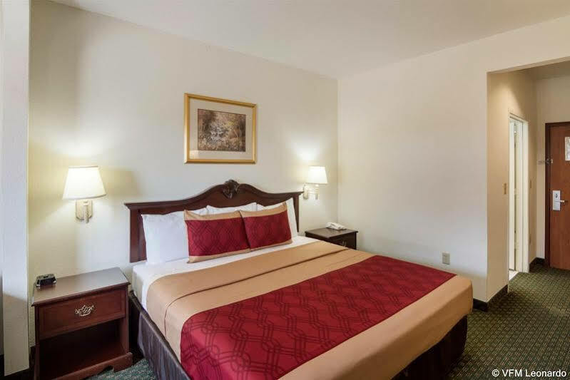 Econo Lodge Уэтерфорд Экстерьер фото