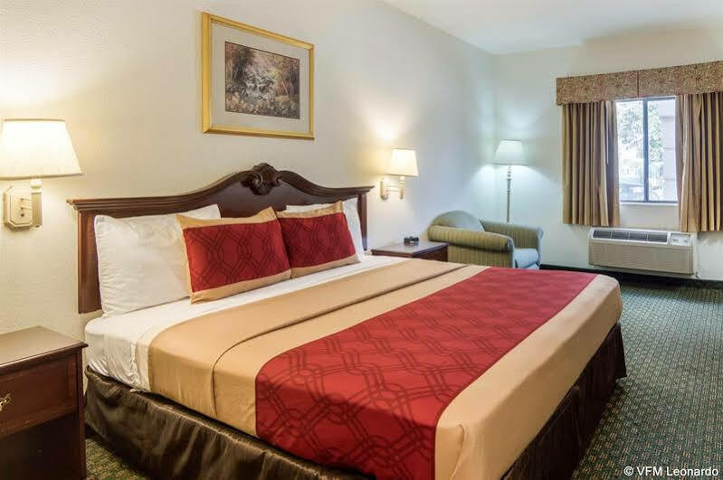 Econo Lodge Уэтерфорд Экстерьер фото